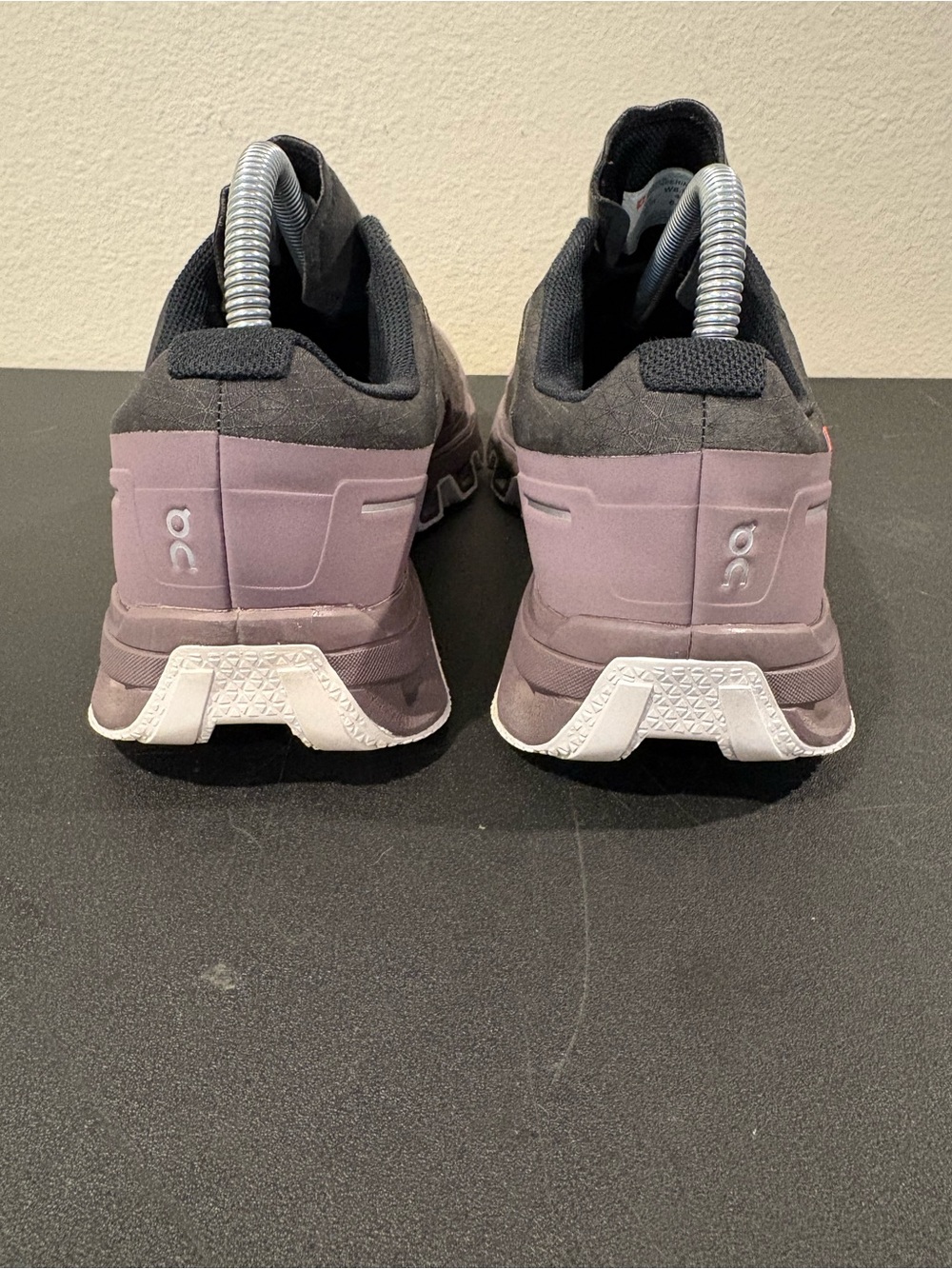 On Cloudventure Shadow/Grape Running Shoes Women Size 8.5 Fast Shipping - Picture 9 of 9